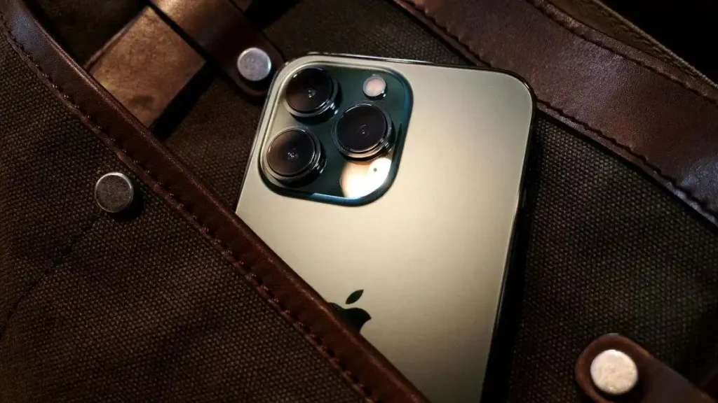 iPhone 17