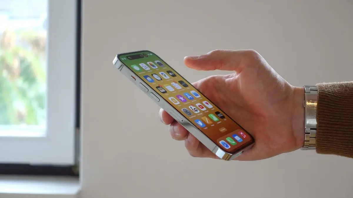 iPhone 17